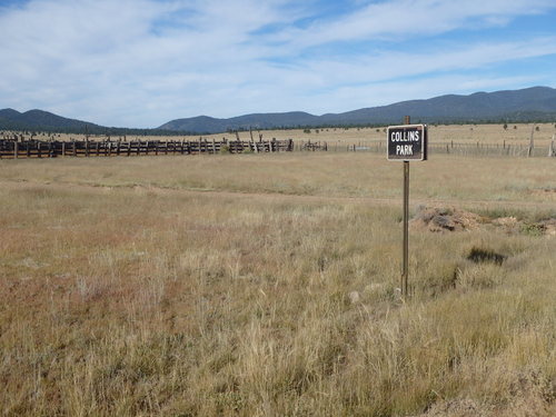 GDMBR: The one and only Collins Park sign.